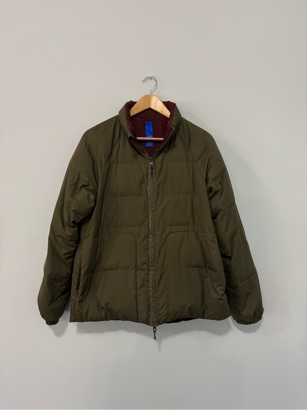 Kit and Ace Women's Olive Green Quilted Puffer Jacket with Burgundy Lining